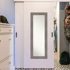 Miroir de porte Amanti Art 20" x 54" pleine longueur, gris à fines rayures, sans biseau : Rectangle moderne, cadre en polystyrène
