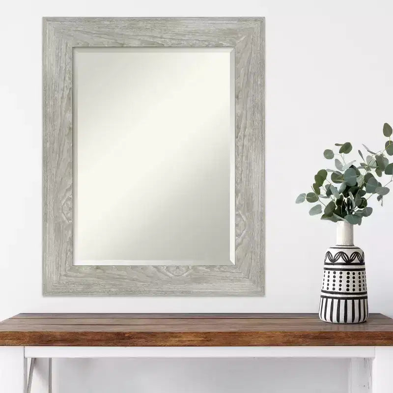 Miroir mural encadré Dove 24" x 30" gris délavé - Amanti Art : Rectangle moderne biseauté, cadre en polystyrène, fixation murale