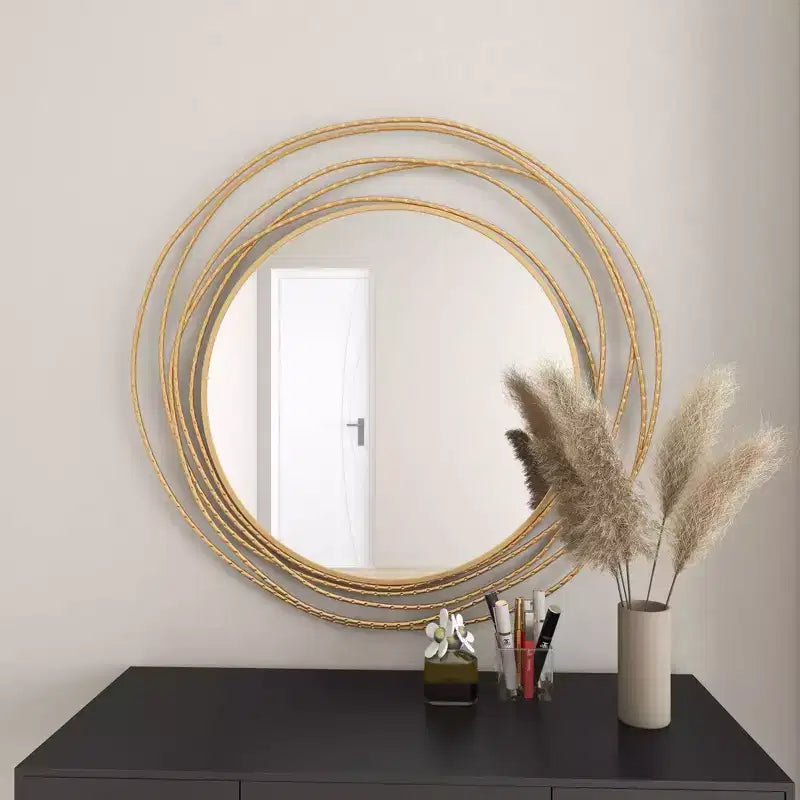 Miroir mural en métal avec cadre à anneaux superposés Or - Olivia & May : Style contemporain, cadre en fer, 97,4 cm