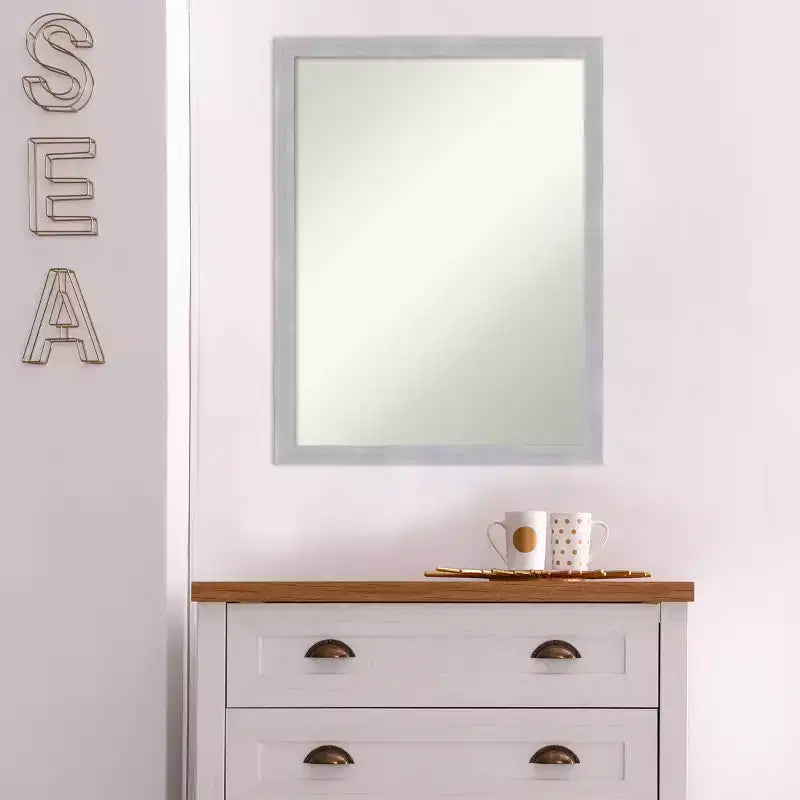 Miroir mural étroit Grace non biseauté 20" x 26" nickel brossé - Amanti Art : Cadre en polystyrène, Fixation murale