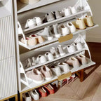 Meuble de rangement pour chaussures cannelé pour entrée, armoire à chaussures étroite en bois de 23,5 pouces avec 2 tiroirs basculants, étagère ouverte et pieds métalliques robustes