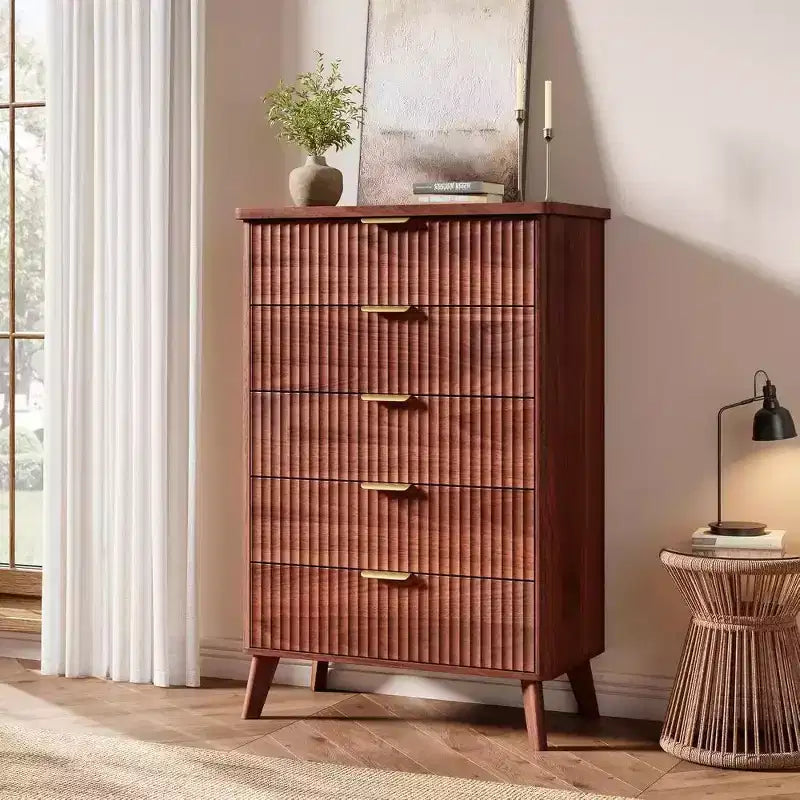 Commode cannelée avec plateau en faux marbre et 5 tiroirs profonds - commode en bois moderne de 120 cm de haut au profil incurvé pour chambre à coucher, chambre d'enfant, salon, couloir
