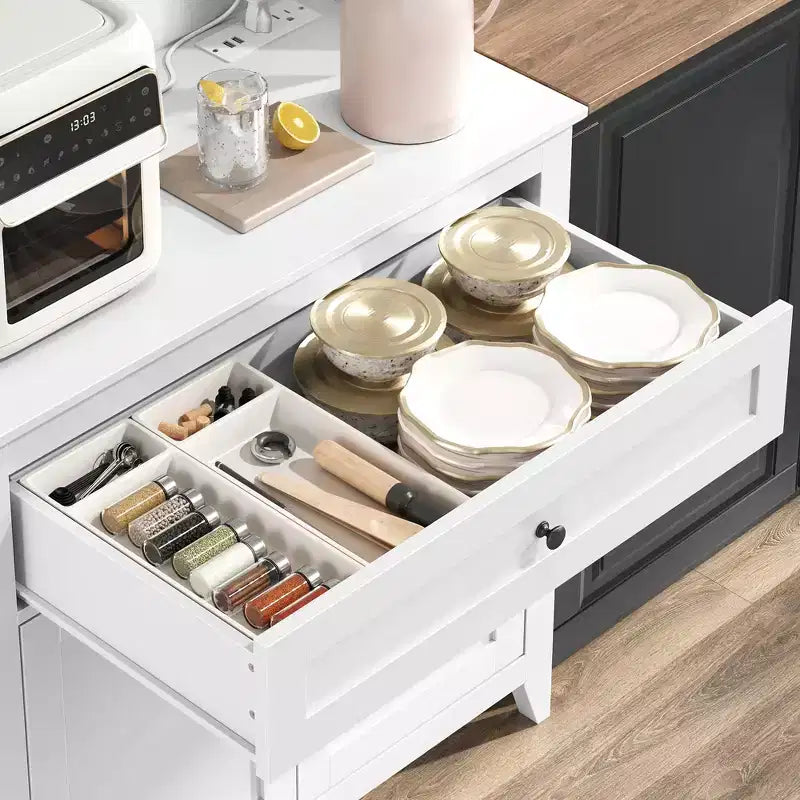 Meuble micro-ondes de 160 cm avec tiroirs, buffet de cuisine avec prise électrique et étagères réglables pour articles de garde-manger et petits appareils électroménagers