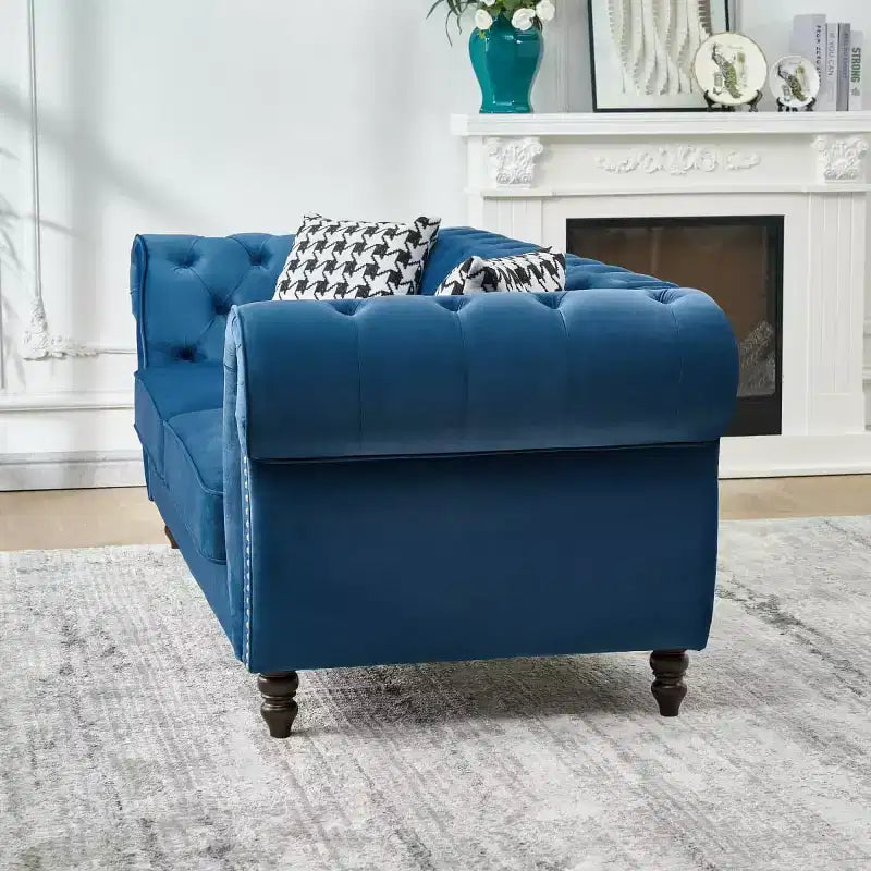 Canapé Chesterfield 3 places de style Mid-Century avec garniture cloutée, accoudoirs roulés et cadre en bois, canapé en velours pour salon, lounge - Panipeachy