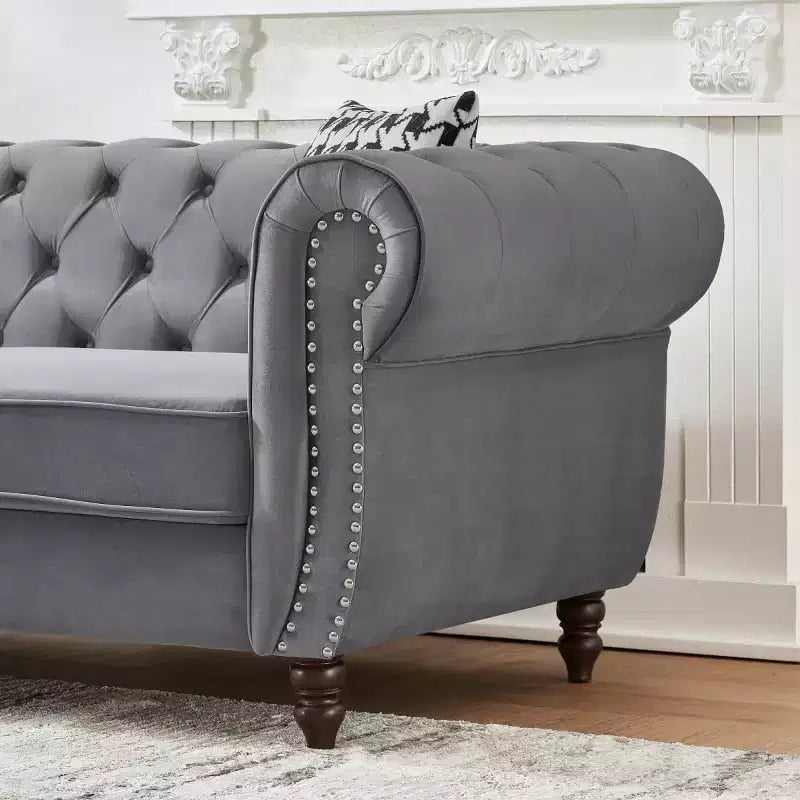 Canapé Chesterfield 3 places de style Mid-Century avec garniture cloutée, accoudoirs roulés et cadre en bois, canapé en velours pour salon, lounge - Panipeachy
