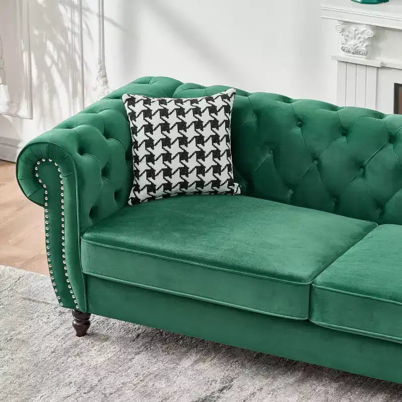 Canapé Chesterfield 3 places de style Mid-Century avec garniture cloutée, accoudoirs roulés et cadre en bois, canapé en velours pour salon, lounge - Panipeachy