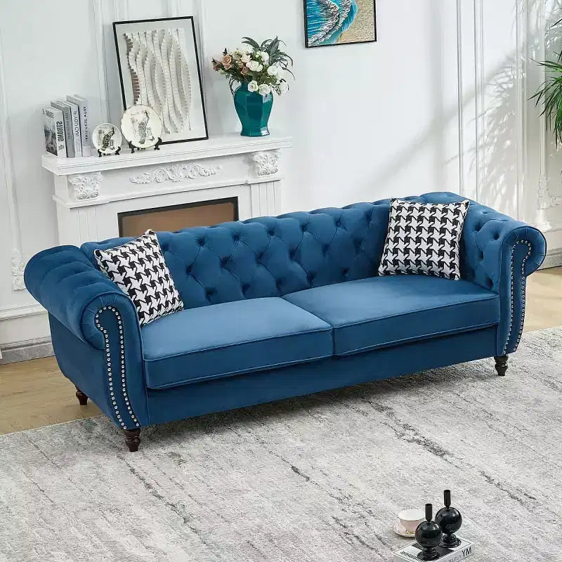 Canapé Chesterfield 3 places de style Mid-Century avec garniture cloutée, accoudoirs roulés et cadre en bois, canapé en velours pour salon, lounge - Panipeachy