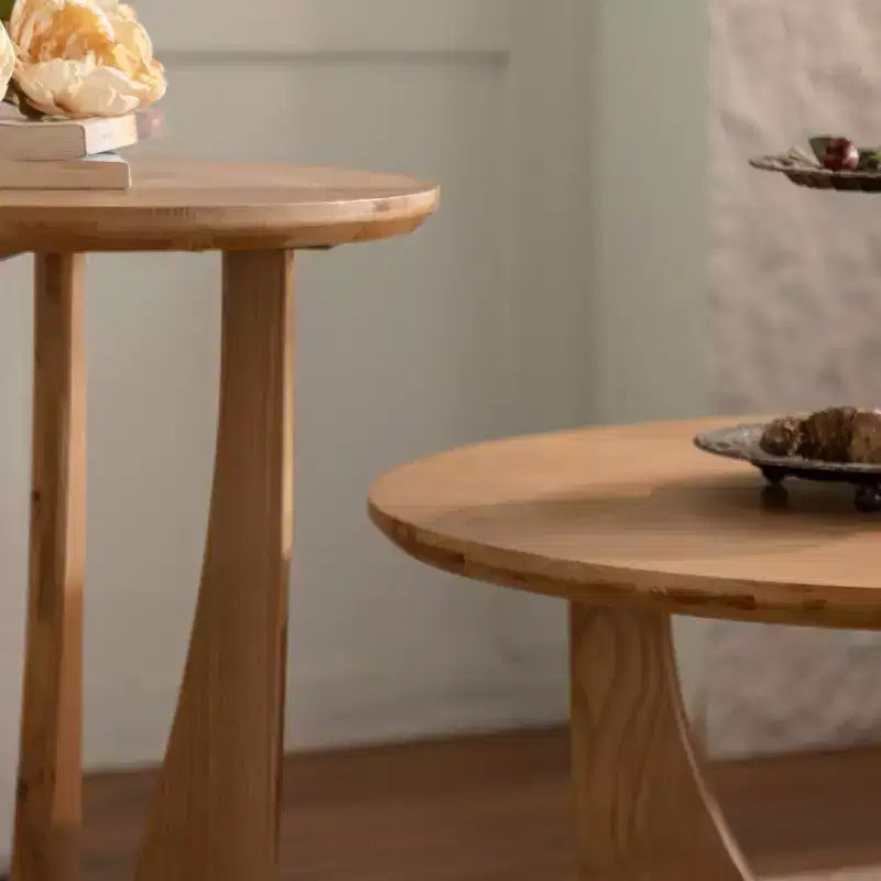 Maxax – Table basse ronde de 31,1 po en bois de chêne naturel avec base découpée pour salon et espaces de ferme