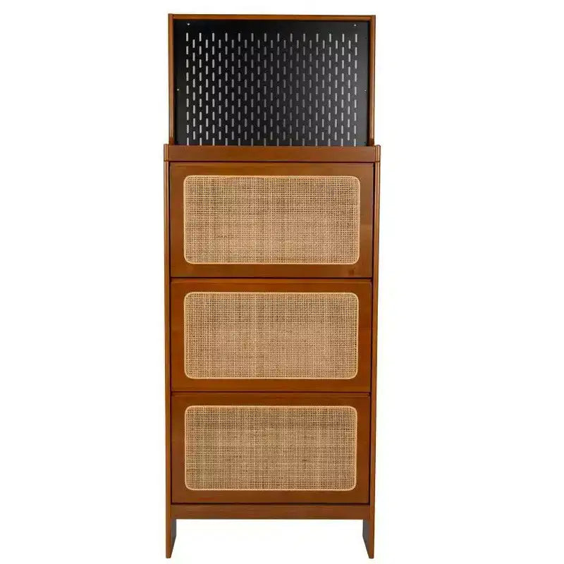 Meuble à chaussures TUYOHW en noyer et rotin avec 3 tiroirs basculants et panneau perforé, meuble de rangement étroit de 65 cm de haut pour entrée avec dispositif anti-basculement