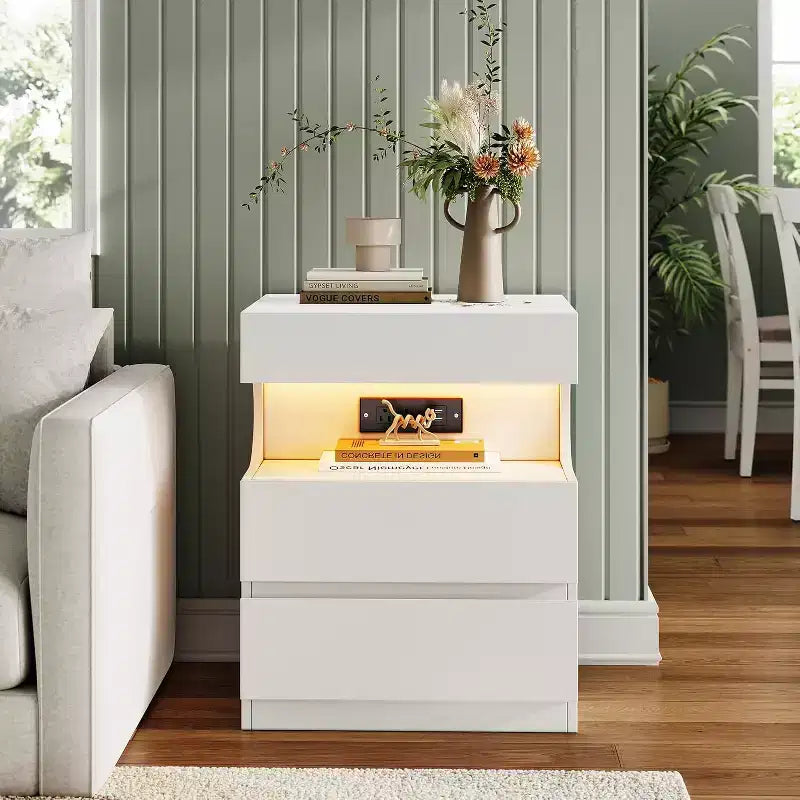 Table de chevet LED intelligente avec contrôle par application | 3 tiroirs et étagère en U | Station de charge USB/CA | Table de chevet moderne blanche pour chambre à coucher