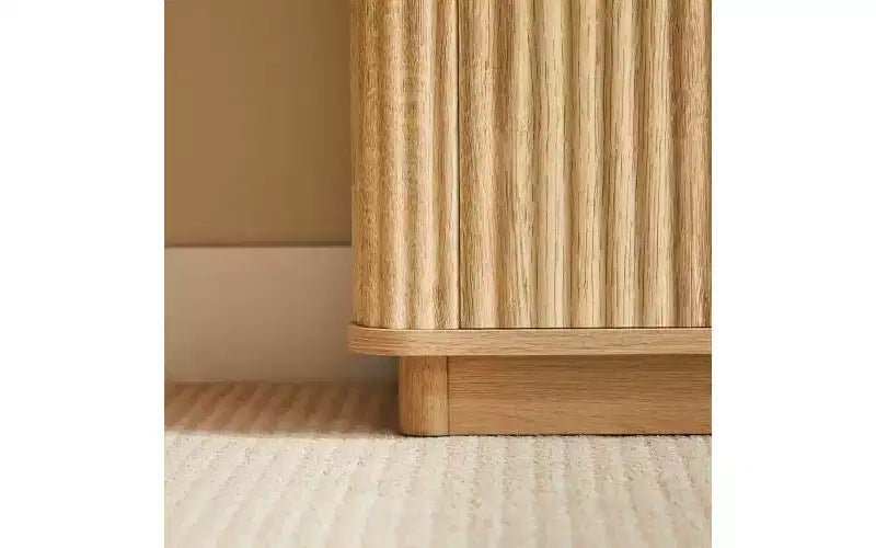JVNOXK Buffet 80 cm avec espace de rangement Étagères réglables et design à vagues incurvées Convient aux chambres à coucher et aux salons Finition chêne