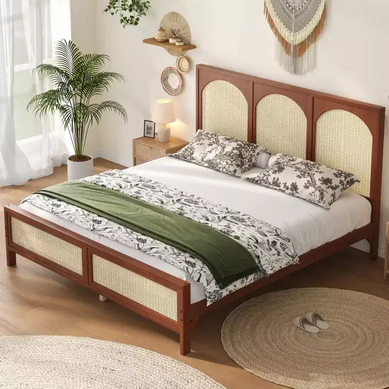 Lit plateforme en bois Queen/King size avec tête et pied de lit en rotin, cadre de lit avec pieds de support - ModernLuxe