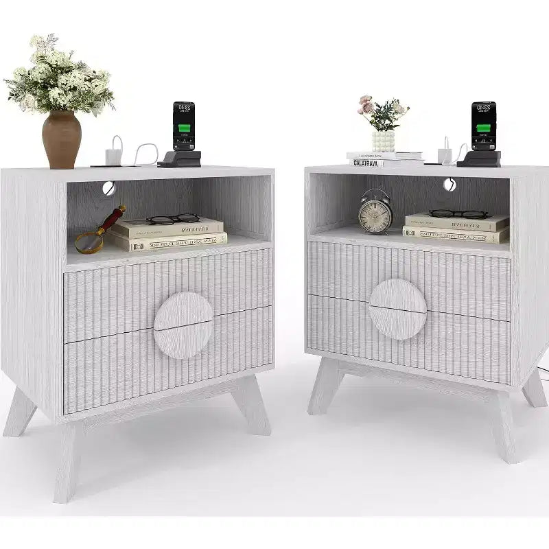 DobleePy Lot de 2 tables de chevet modernes cannelées, pieds inclinés et poignées rondes en bois, 2 tiroirs, table d'appoint pour chambre et salon