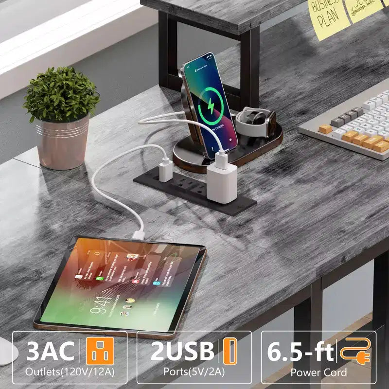 Qwatto Bureau d'angle en forme de L gris de 150 cm avec station de charge, bureau de jeu pour deux personnes, 4 tiroirs, 2 supports d'écran, poste de travail de bureau à domicile
