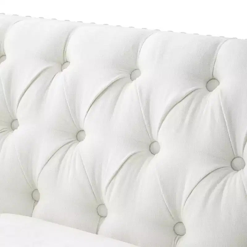 Canapé 3 places matelassé Cloud avec 2 oreillers, garniture cloutée et pieds en bois massif, Beige - ModernLuxe