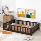 Lit au sol Montessori pleine grandeur Bellemave avec clôture et porte, lit bas en bois pour enfants avec barrières de sécurité, en bois d'hévéa massif, assemblage facile