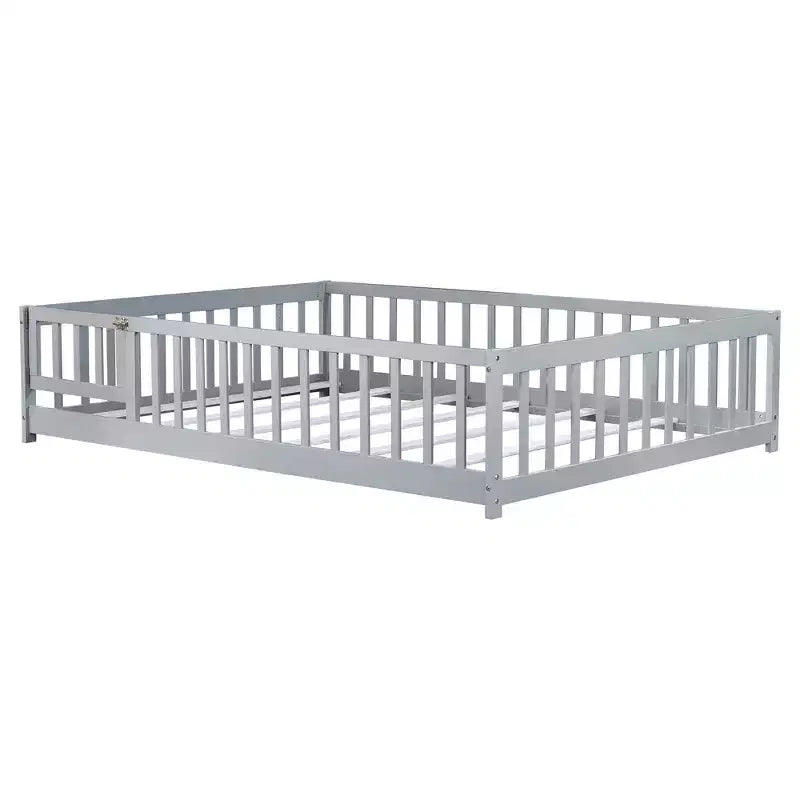 Lit au sol Montessori pleine grandeur Bellemave avec clôture et porte, lit bas en bois pour enfants avec barrières de sécurité, en bois d'hévéa massif, assemblage facile