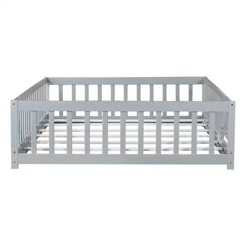 Lit au sol Montessori pleine grandeur Bellemave avec clôture et porte, lit bas en bois pour enfants avec barrières de sécurité, en bois d'hévéa massif, assemblage facile