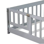 Lit au sol Montessori pleine grandeur Bellemave avec clôture et porte, lit bas en bois pour enfants avec barrières de sécurité, en bois d'hévéa massif, assemblage facile