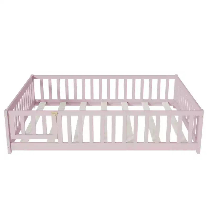 Lit au sol Montessori pleine grandeur Bellemave avec clôture et porte, lit bas en bois pour enfants avec barrières de sécurité, en bois d'hévéa massif, assemblage facile