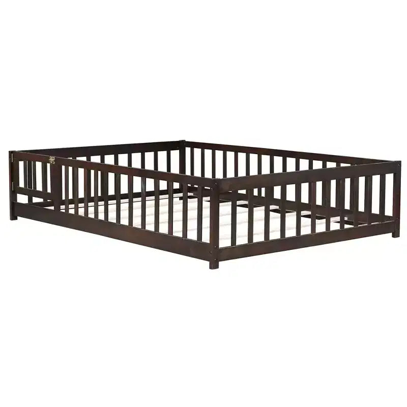 Lit au sol Montessori pleine grandeur Bellemave avec clôture et porte, lit bas en bois pour enfants avec barrières de sécurité, en bois d'hévéa massif, assemblage facile