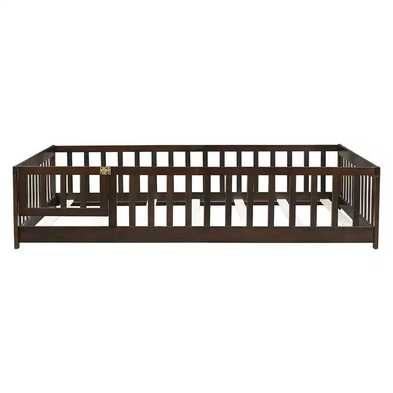 Lit au sol Montessori pleine grandeur Bellemave avec clôture et porte, lit bas en bois pour enfants avec barrières de sécurité, en bois d'hévéa massif, assemblage facile