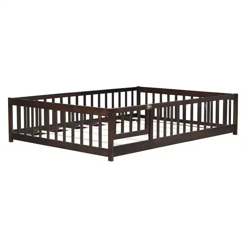 Lit au sol Montessori pleine grandeur Bellemave avec clôture et porte, lit bas en bois pour enfants avec barrières de sécurité, en bois d'hévéa massif, assemblage facile