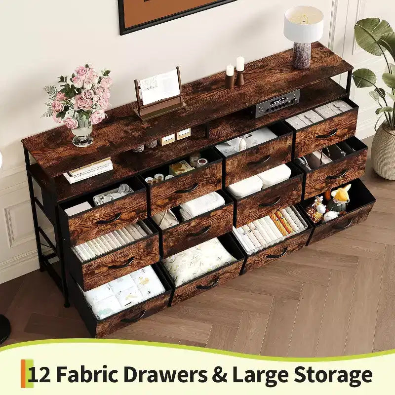 Commode longue de 63 po pour salon, commode en tissu à 12 tiroirs pour chambre à coucher, commode avec étagères ouvertes