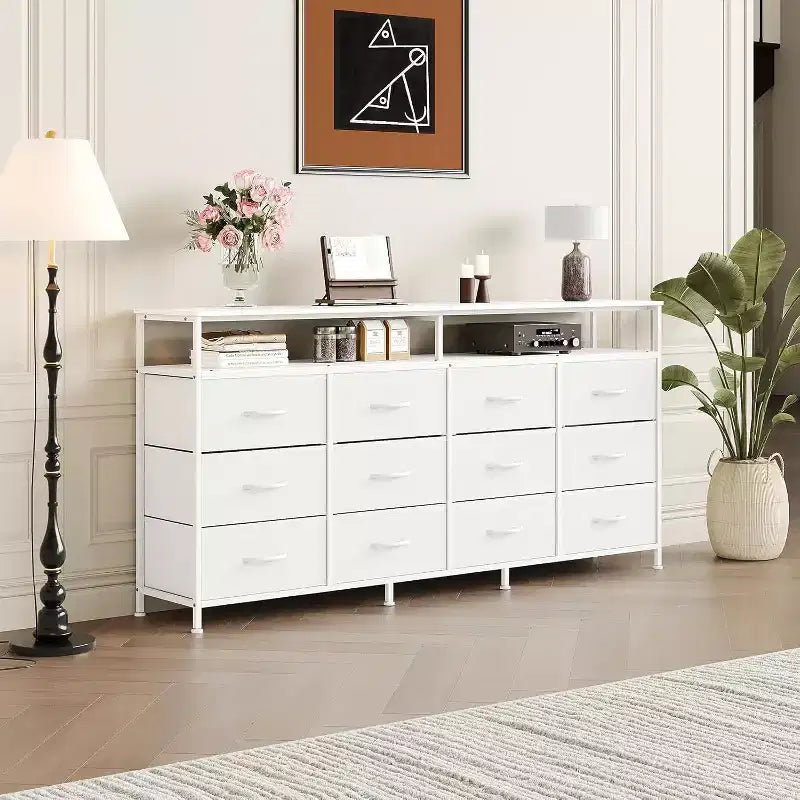 Commode longue de 63 po pour salon, commode en tissu à 12 tiroirs pour chambre à coucher, commode avec étagères ouvertes