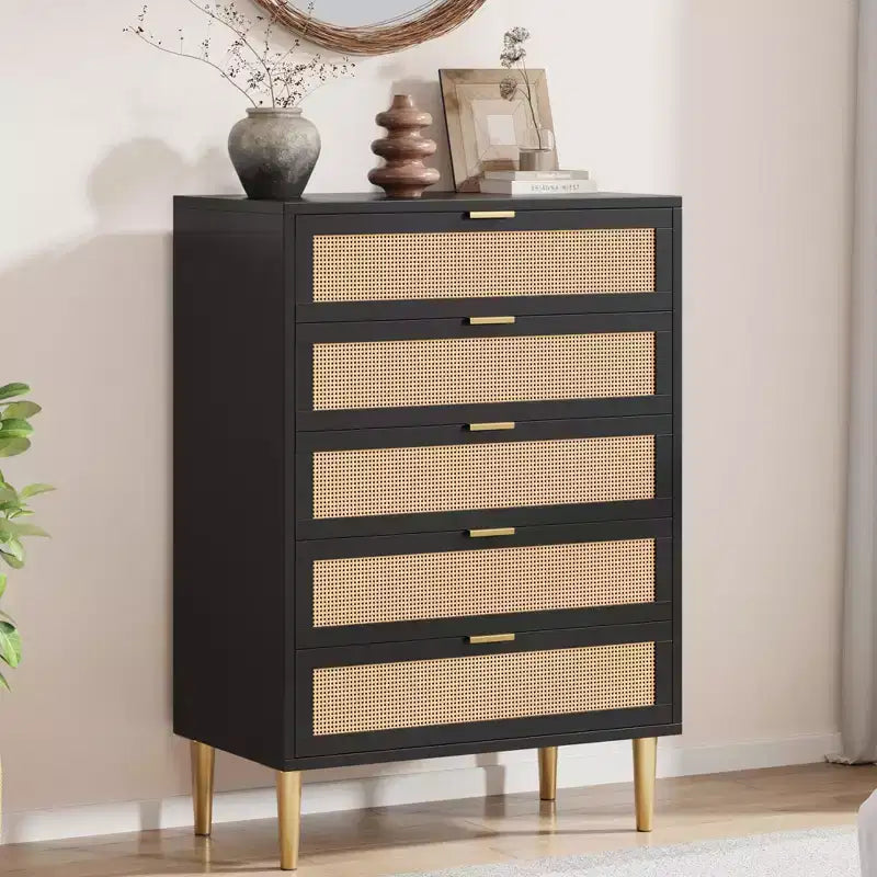 Acekool Commode à 5 tiroirs en rotin avec pieds dorés, meuble haut pour chambre et salon