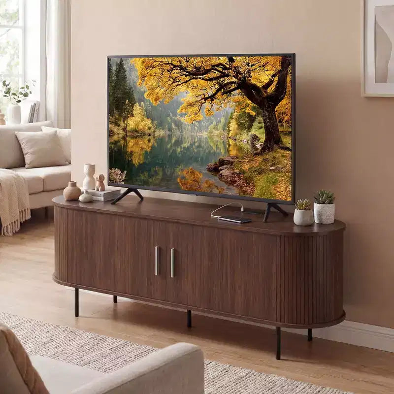 Meuble TV cannelé Costway pour téléviseurs jusqu'à 60 pouces, Meuble de divertissement incurvé Mid-Century Naturel/Noyer