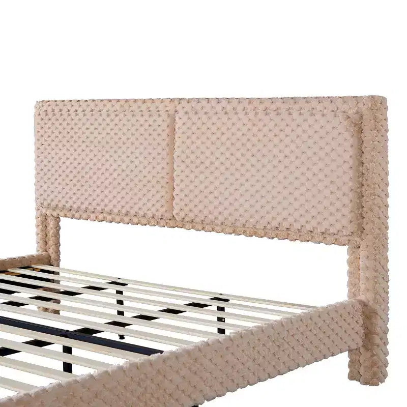 Lit capitonné en peluche couleur camel avec dossier doux à double zone, bords arrondis et support stable et silencieux pour chambres douillettes, Queen Size