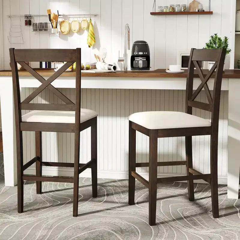 Lot de 2 tabourets de bar Costway en bois d'hévéa avec dossier en X, sièges rembourrés et repose-pieds (brun foncé et crème/blanc et gris)