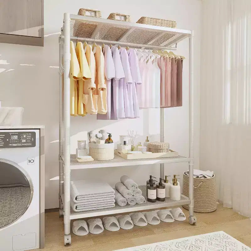 Portant à vêtements roulant robuste à 3 niveaux, étagères réglables, crochets latéraux, roues verrouillables, organisateur de garde-robe autoportant pour chambre à coucher