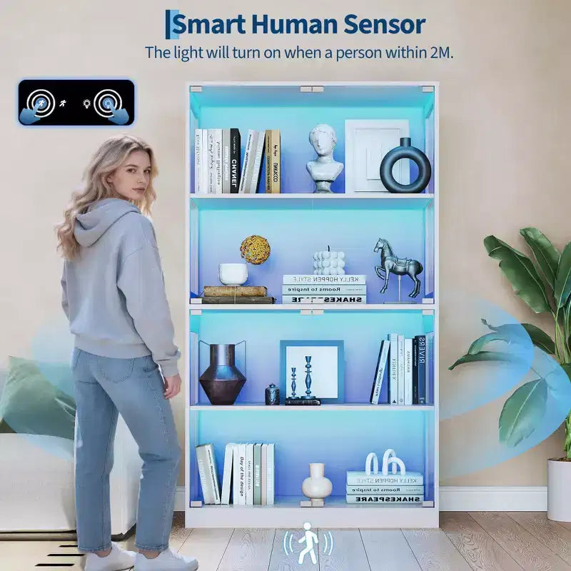 Vitrine en verre avec portes, meuble de curiosités à 4 niveaux avec lumières LED 3 couleurs, ports de chargement et détecteur de mouvement
