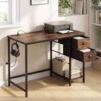 Bureau informatique Costway avec station de charge, 2 tiroirs en tissu, étagère de rangement et crochet pour casque Marron rustique et noir/Noir