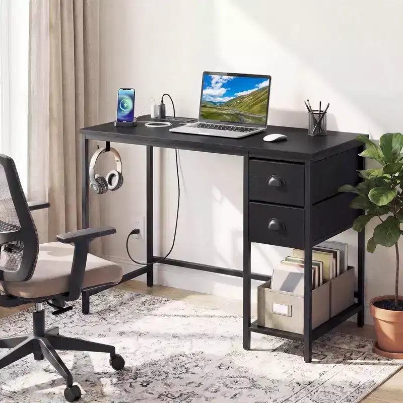 Bureau informatique Costway avec station de charge, 2 tiroirs en tissu, étagère de rangement et crochet pour casque Marron rustique et noir/Noir