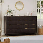 Commode 8 tiroirs cannelée pour chambre à coucher, commode moderne de 54 po de large - Meuble de rangement en bois pour la maison