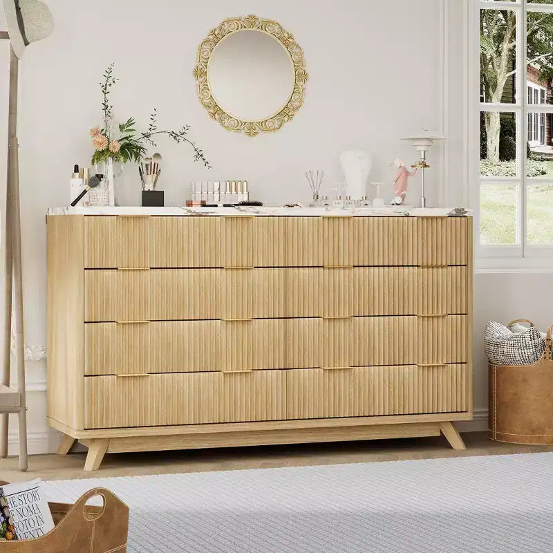 Commode 8 tiroirs cannelée pour chambre à coucher, commode moderne de 54 po de large - Meuble de rangement en bois pour la maison