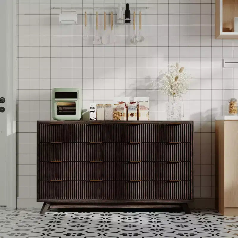 Commode 8 tiroirs cannelée pour chambre à coucher, commode moderne de 54 po de large - Meuble de rangement en bois pour la maison