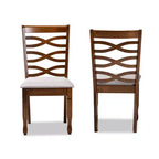 Lot de 2 chaises de salle à manger LanierFabric en tissu et bois Gris/Noyer - Baxton Studio : Pieds fuselés, revêtement en polyester