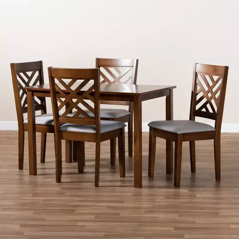 Ensemble de salle à manger 5 pièces en tissu Caron et bois, gris/noyer - Baxton Studio : Table moderne en bois d'hévéa et 4 chaises sans accoudoirs rembourrées