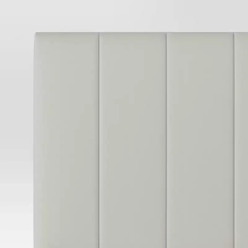 Lit jumeau crème - Room Essentials™ : Tête de lit rembourrée, Cadre en contreplaqué, Aucun sommier tapissier requis