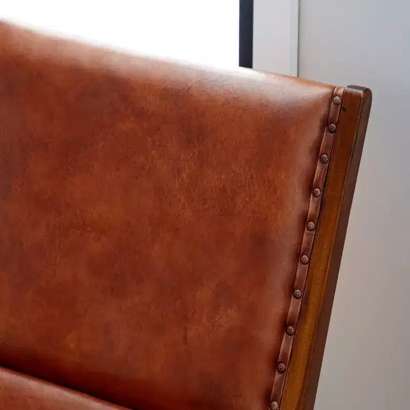 Lot de 2 fauteuils d'appoint traditionnels en teck avec pouf marron - Olivia & May