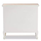 Commode d'appoint Amalie à 4 tiroirs Blanc/Chêne - Baxton Studio : Style Provincial Français, Poignées en Laiton, Entièrement Assemblée