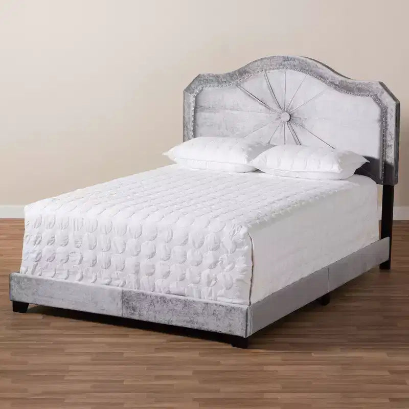 Lit rembourré en tissu velours Embla Queen Gris – Baxton Studio : Design capitonné moderne, Finition brillante, Rembourrage en mousse, Cadre en MDF