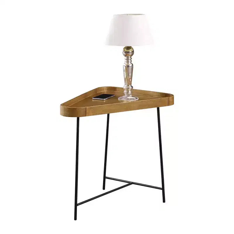 Table d'appoint triangulaire Lunar plateau bois flotté/cadre noir - Breighton Home : Cadre en métal, plateau en MDF, hauteur 61 cm, largeur 68,6 cm
