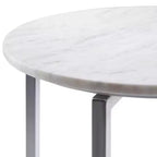 Table d'appoint contemporaine en métal large 18" Farnell avec base chromée Blanc/Argent - WyndenHall : Dessus en marbre, Table d'appoint ronde