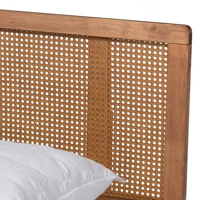 Lit plateforme Romy en bois de frêne et noyer - Baxton Studio