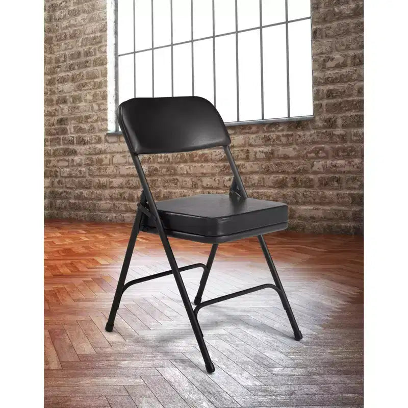 Lot de 2 chaises pliantes rembourrées en vinyle de qualité supérieure – Hampden Furnishings